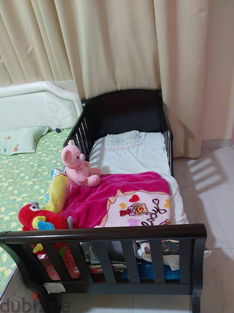 BABY/KIDS COT FOR SALE IN GOOD CONDITION 1