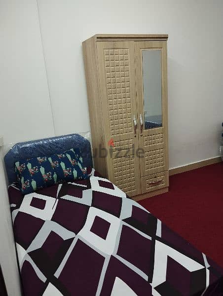 bed space  near Al ghubrah with WiFi and 1