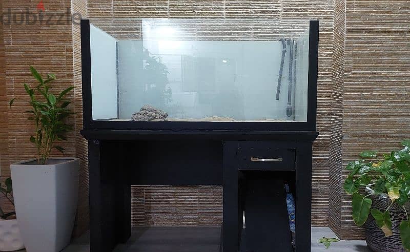 Fish aquarium with stand 0