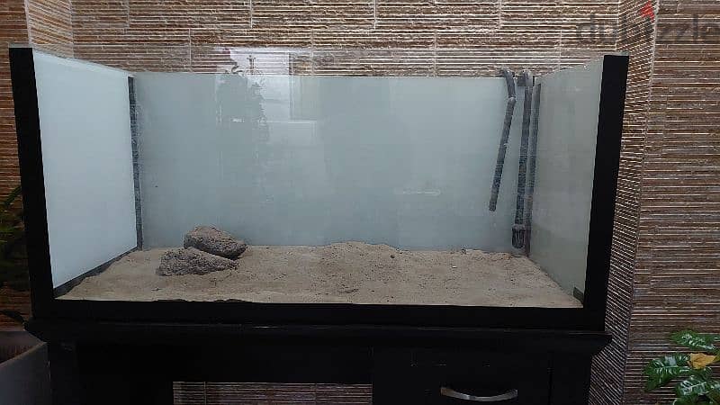 Fish aquarium with stand 1