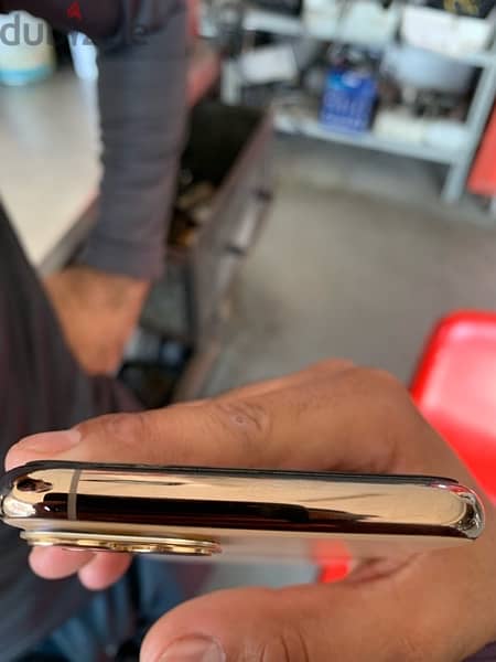 i Phone 11 Pro Golden (512) 1