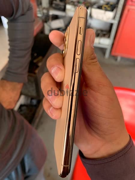 i Phone 11 Pro Golden (512) 3