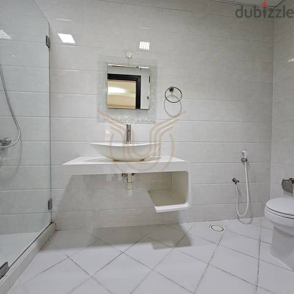 Luxury apartment for rent in Al Qurm, price 270 OMR 6