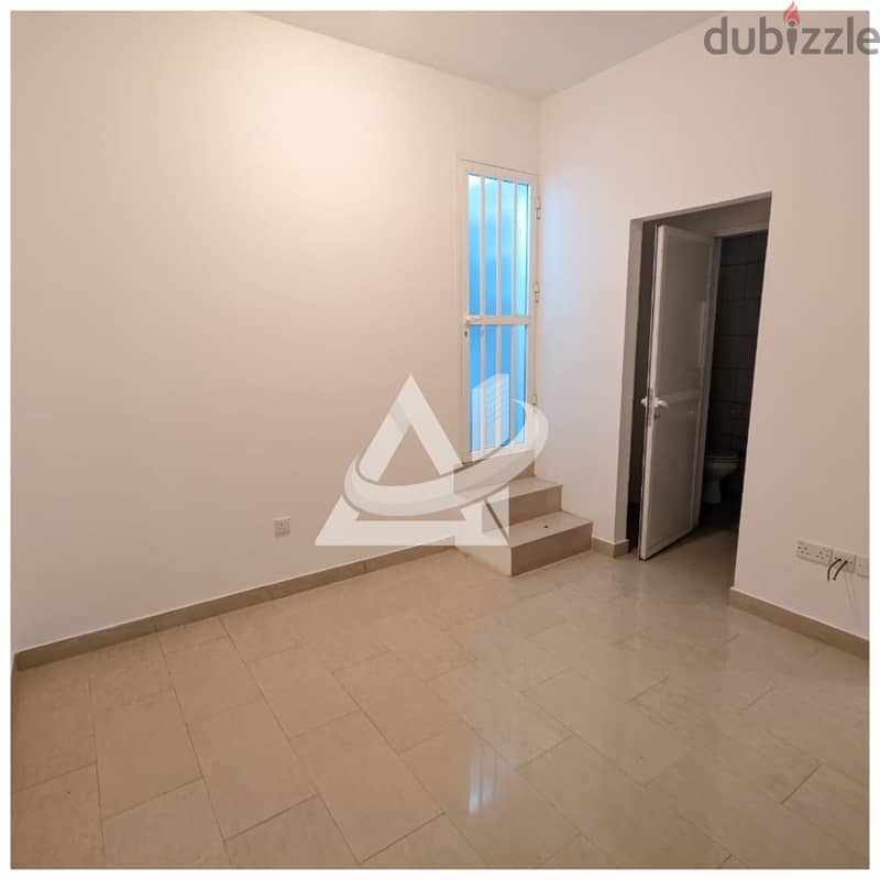 ADV910** 5BHK+Maid villa for rent in qurum heights 3