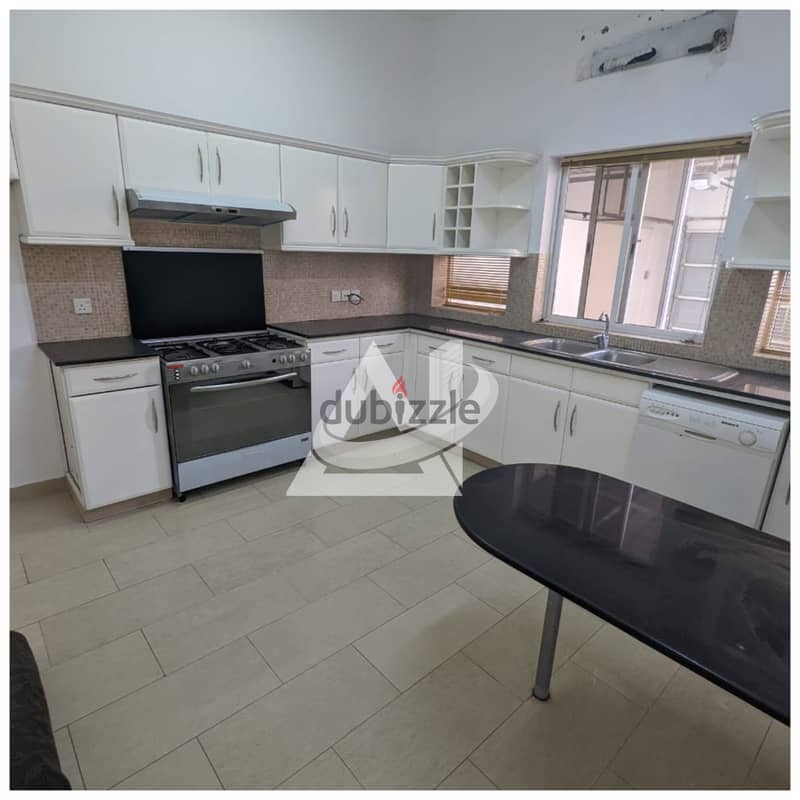 ADV910** 5BHK+Maid villa for rent in qurum heights 5