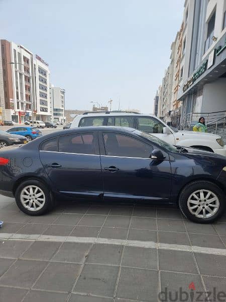 Renault Fluence 2012 1