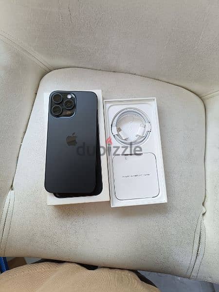 I phone 15 pro max black titanium 256 gb 3