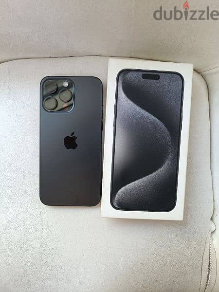 I phone 15 pro max black titanium 256 gb 4