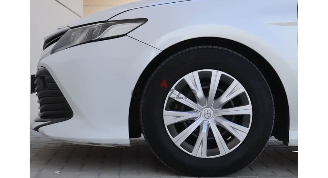 Used Toyota Camry S (XV70) - تويوتا كامري S (XV70) مستعملة 5