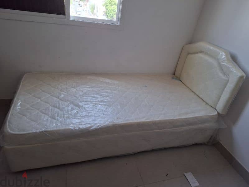 Single Bed 0