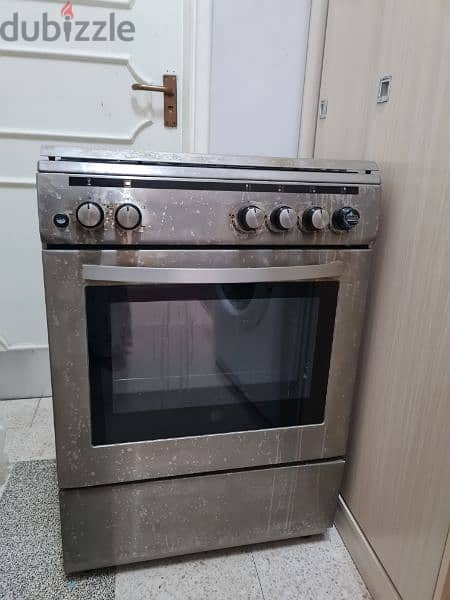 cooking range in good condition 1