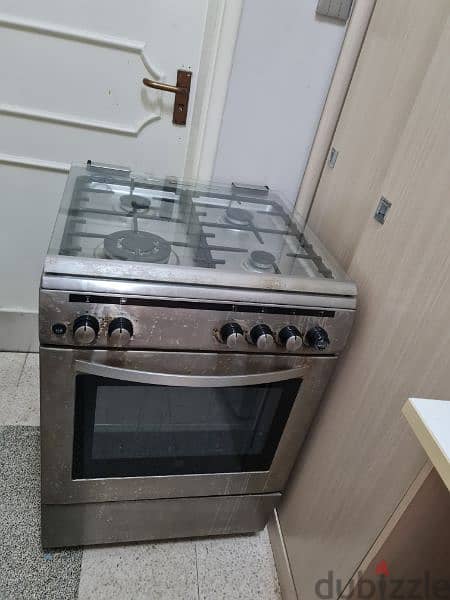 cooking range in good condition 3