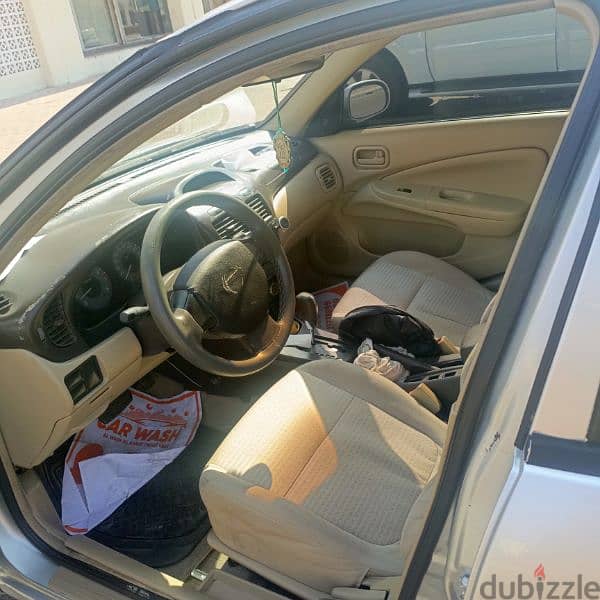 Nissan Sunny 2012 4