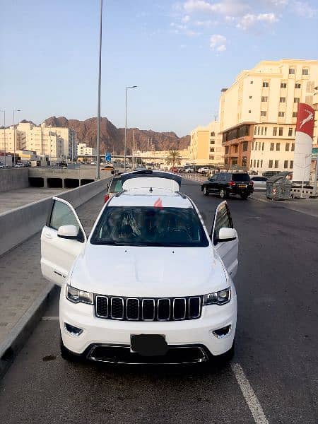 Jeep Laredo 2018 9