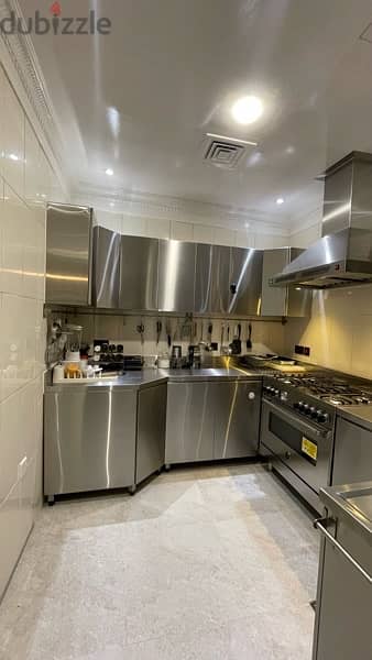 stainless steel home/villa kitchen    مطبخ الفيلا 1