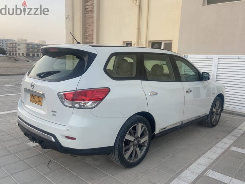 Nissan Pathfinder 2014 expat driven low milage 4