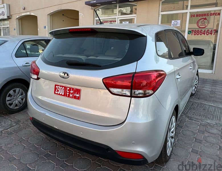 Kia Carens 2014 1