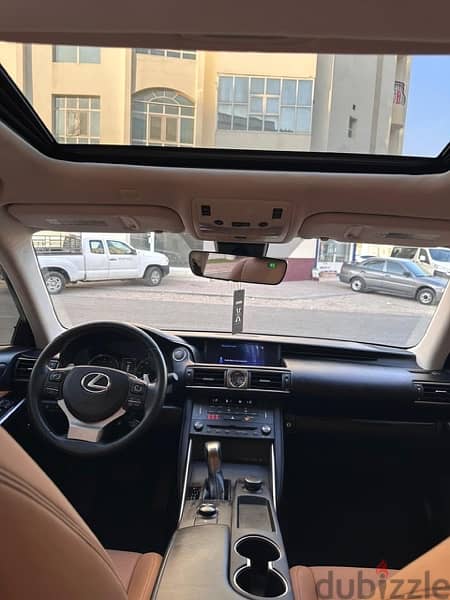 Lexus IS 300 2019 8