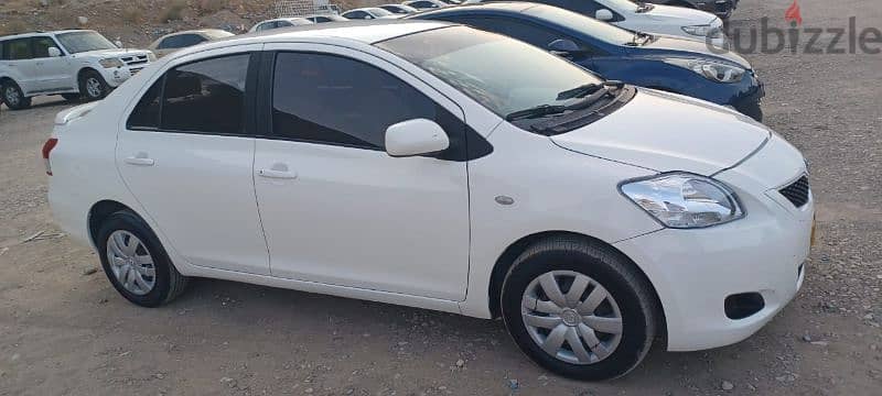 Toyota Yaris 2011 3