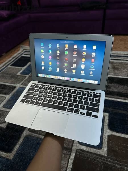 MacBook Air (2012) 128GB. Slim & light weight 2