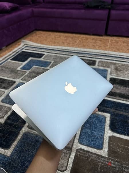 MacBook Air (2012) 128GB. Slim & light weight 5