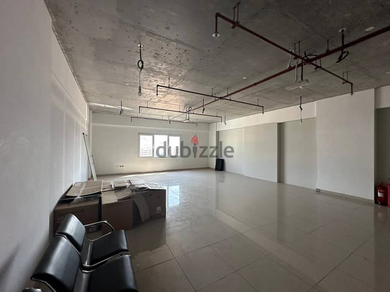 60 sqm Office in Madinat Qaboos - Near British Council 6