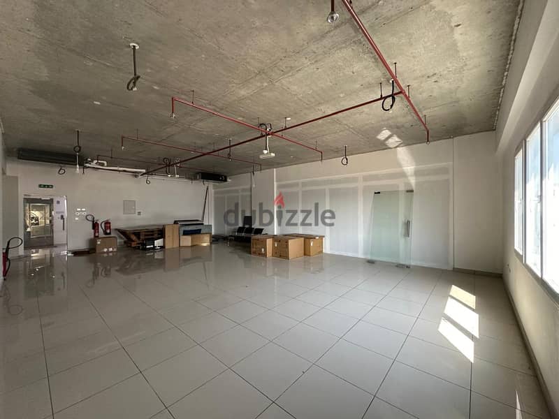 90 SQM Office in Madinat Qaboos - Near British Council 7