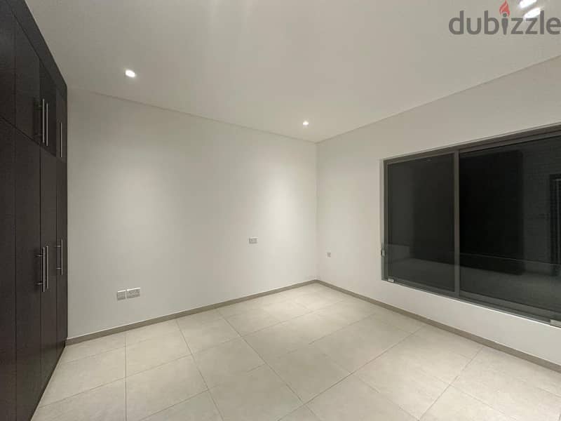 3 + 1 Street-Facing Commercial Villa for Rent in the Heart of Qurm 10