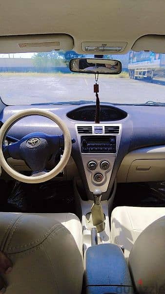 Toyota Yaris 2012 6