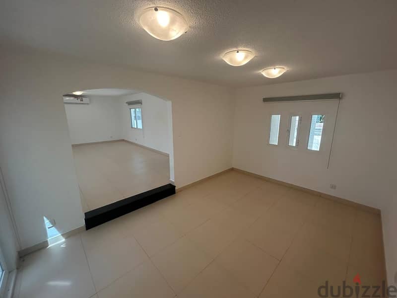 Unique 4 bedroom villa with enormous garden in central MQ 8