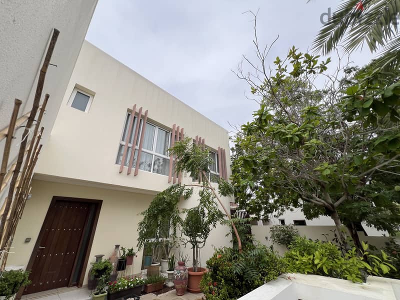 5 Bedroom Fully Extended Villa for Rent in Al Mouj 1