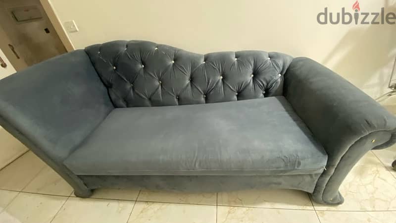 elegant sofa with a big size. . 2