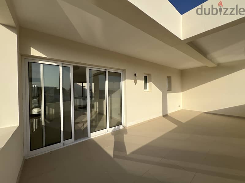 5 Bedroom Lake Front Villa for Rent In Al Mouj Muscat 18