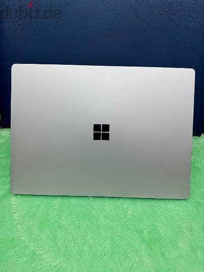 Microsoft surface Book 3 core i7 10th Gen 15" 2k Touchscreen