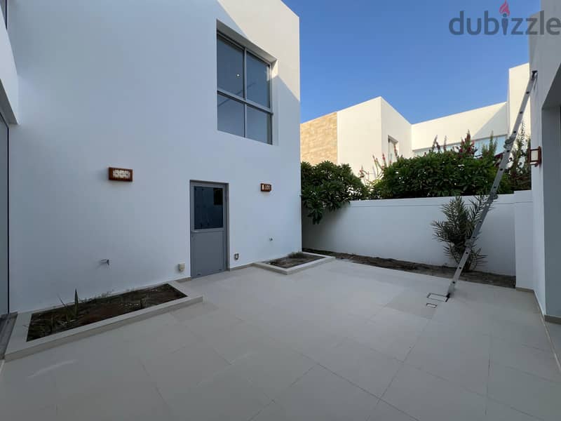 3 Bedroom Courtyard Villa for Sale in Al Mouj Muscat 5