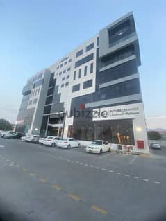 3Me10 Open space offices, perfect location in MQ