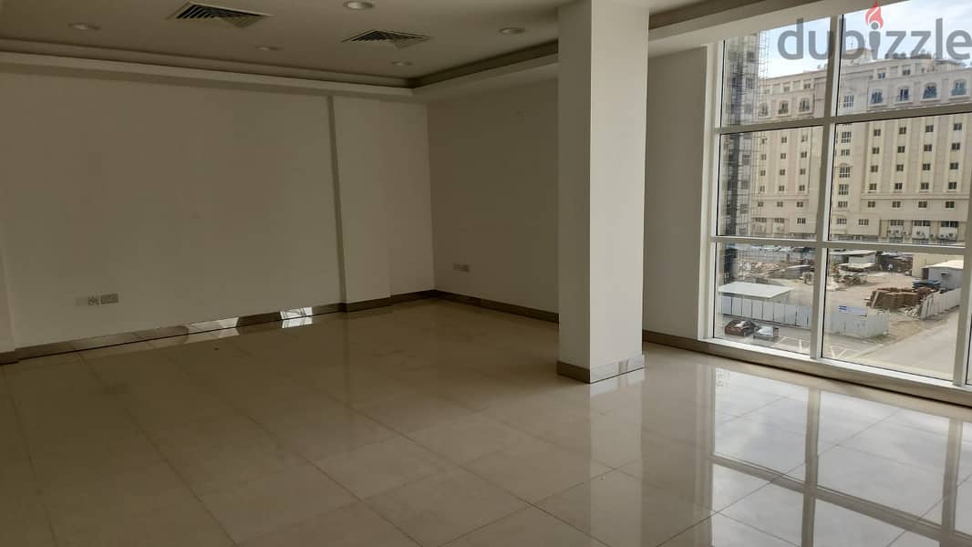 1Me26 Open Spaces, 4 rial/m² in Aziba 2