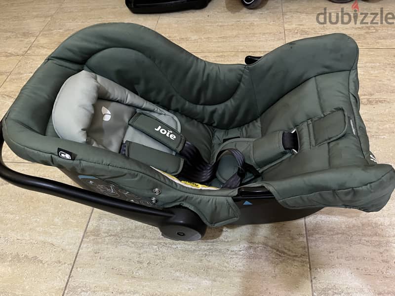 Baby Carseat - Almost new 1