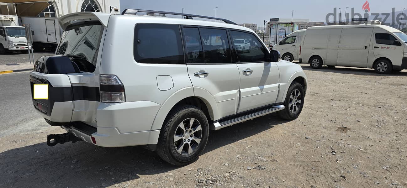 Mitsubishi Pajero 2016 3.5L Number 1, Excellent Condition 9