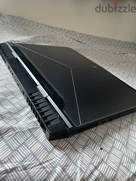 Alienware 17 R4 1