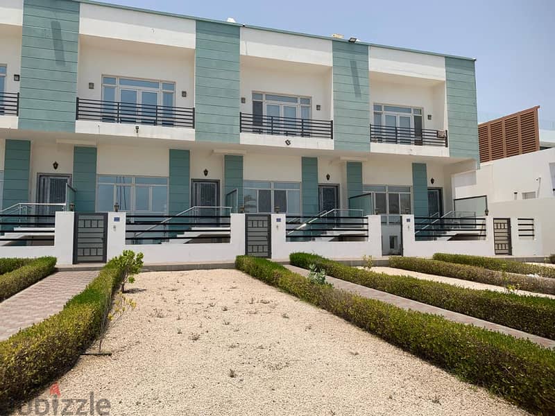 amazing villa facing the beach for rent in alhail north 12