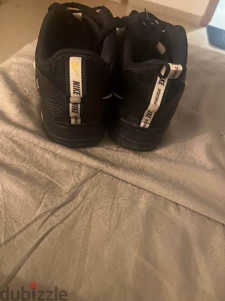 black Nike Air Force ones size 39 2