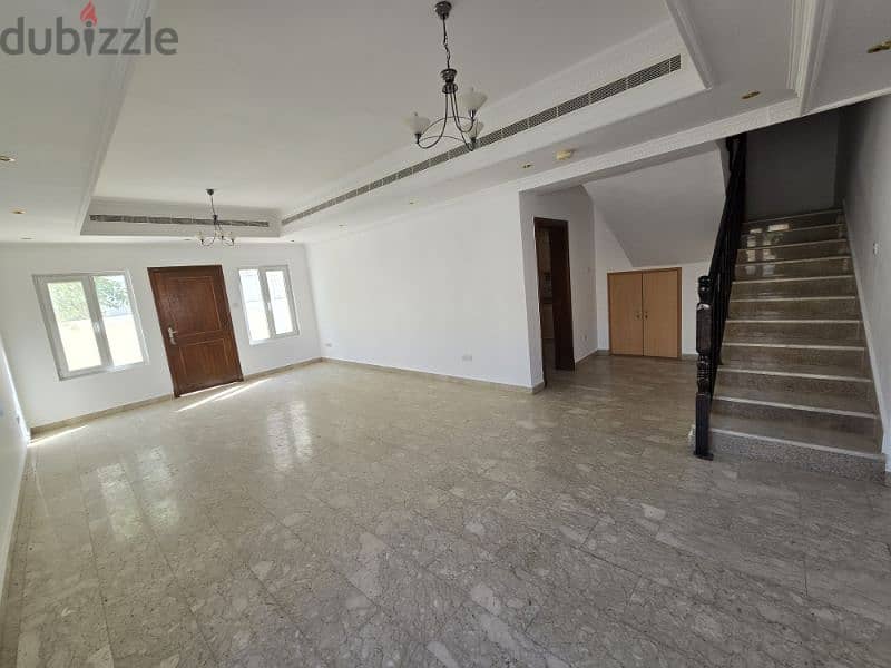 nice villa in Qurum nearPDO road with a nice view 1