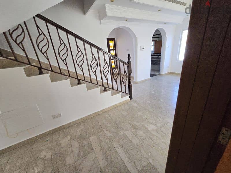 nice villa in Qurum nearPDO road with a nice view 13