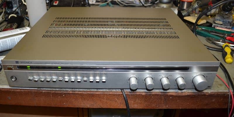 Sharp Optonica integrated Stereo Amplifier SM 5200H 1