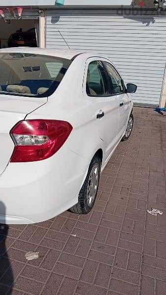 Ford Figo 2016 4