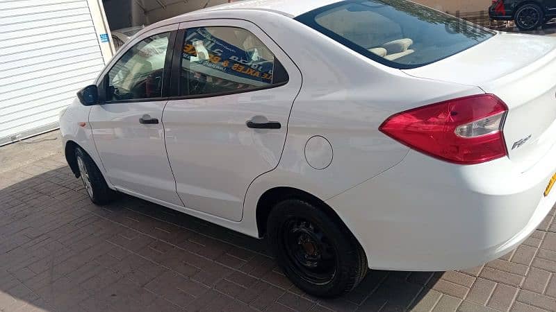 Ford Figo 2016 6