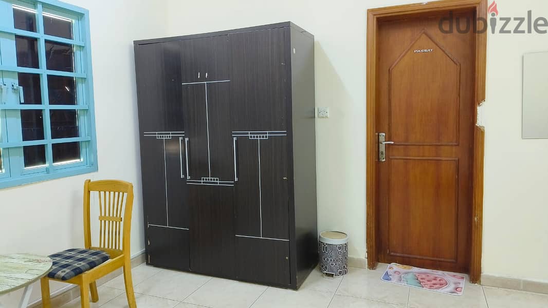 FURNISHED ROOM FOR RENT FOR ONLY SINGLE EXECTIVE IS CLEAN & HYGIENE 7