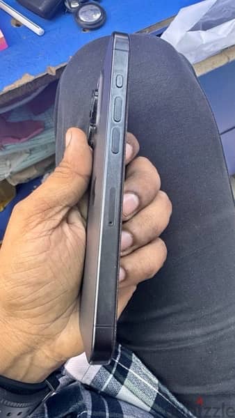 iPhone 15 Pro 256 GB Black Titanium 1 Month Apple Warranty Available 2