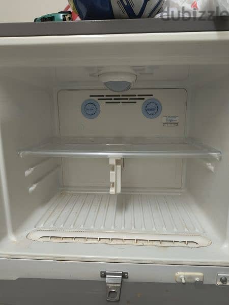 LG Double door refrigerator 4